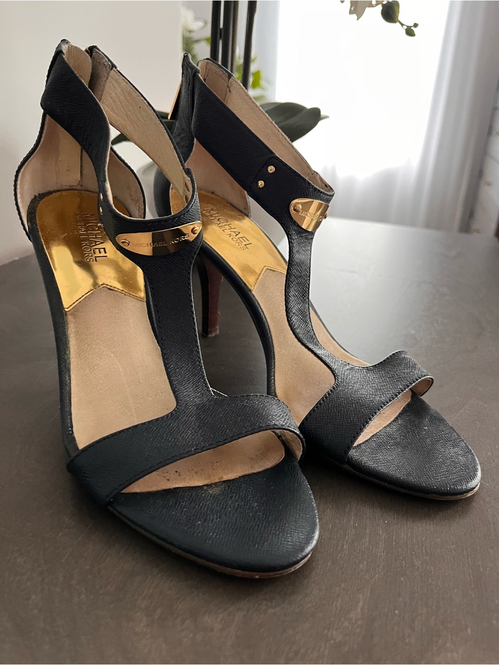 Micheal kors navy sandals